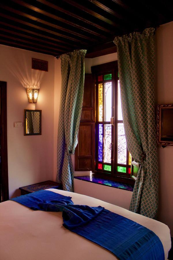 Riad Le Calife Fez Bagian luar foto