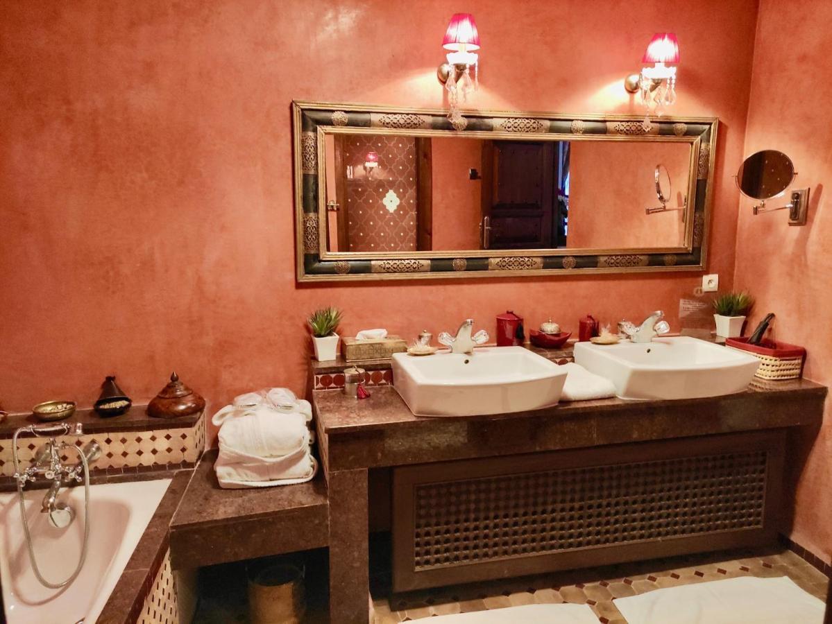 Riad Le Calife Fez Bagian luar foto
