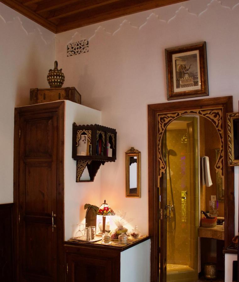 Riad Le Calife Fez Bagian luar foto