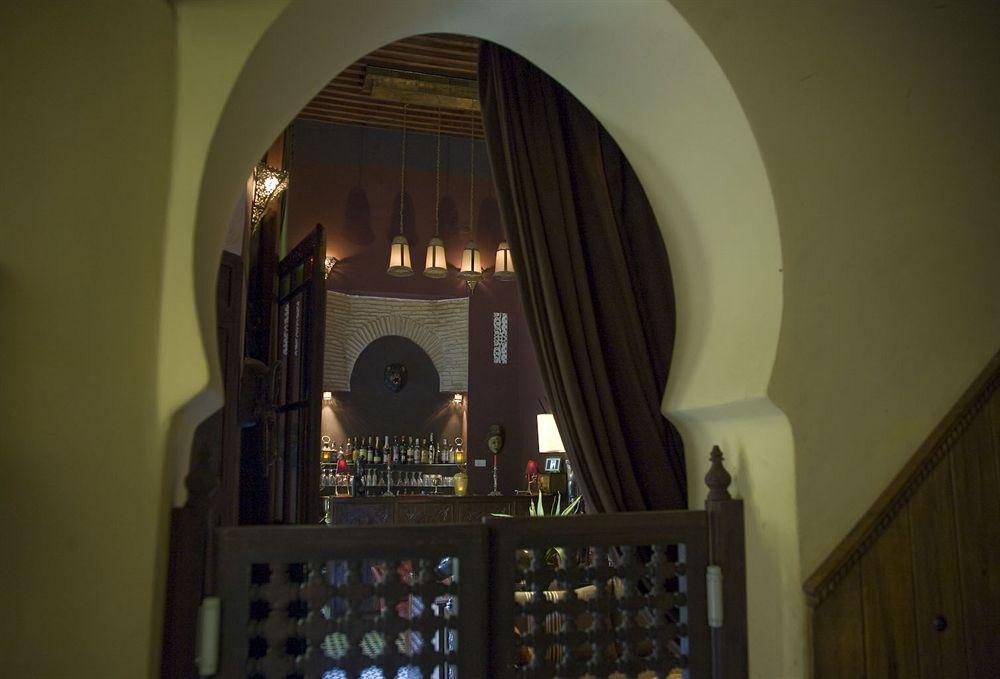 Riad Le Calife Fez Bagian luar foto