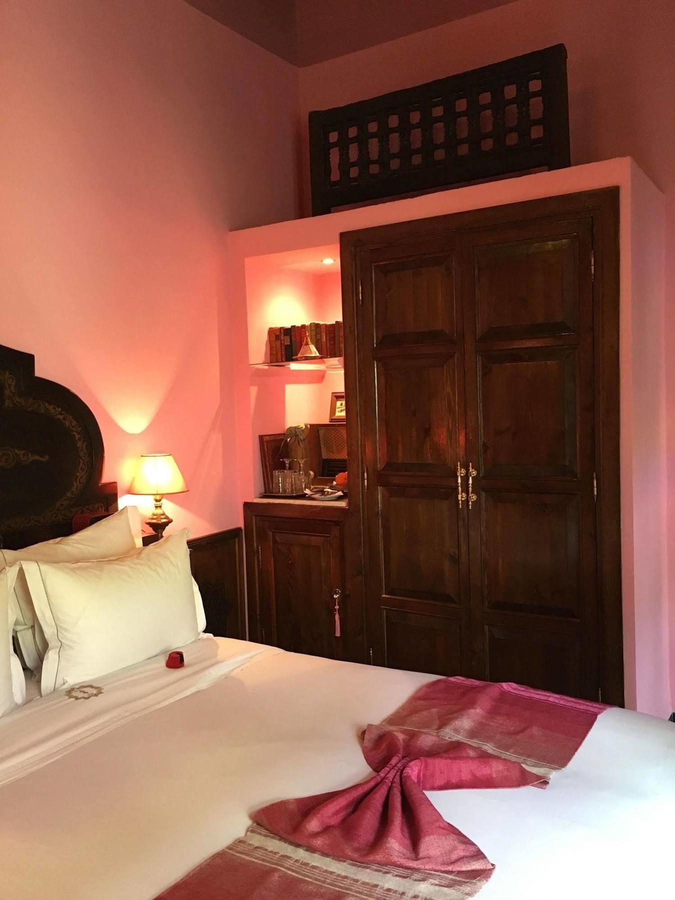 Riad Le Calife Fez Bagian luar foto