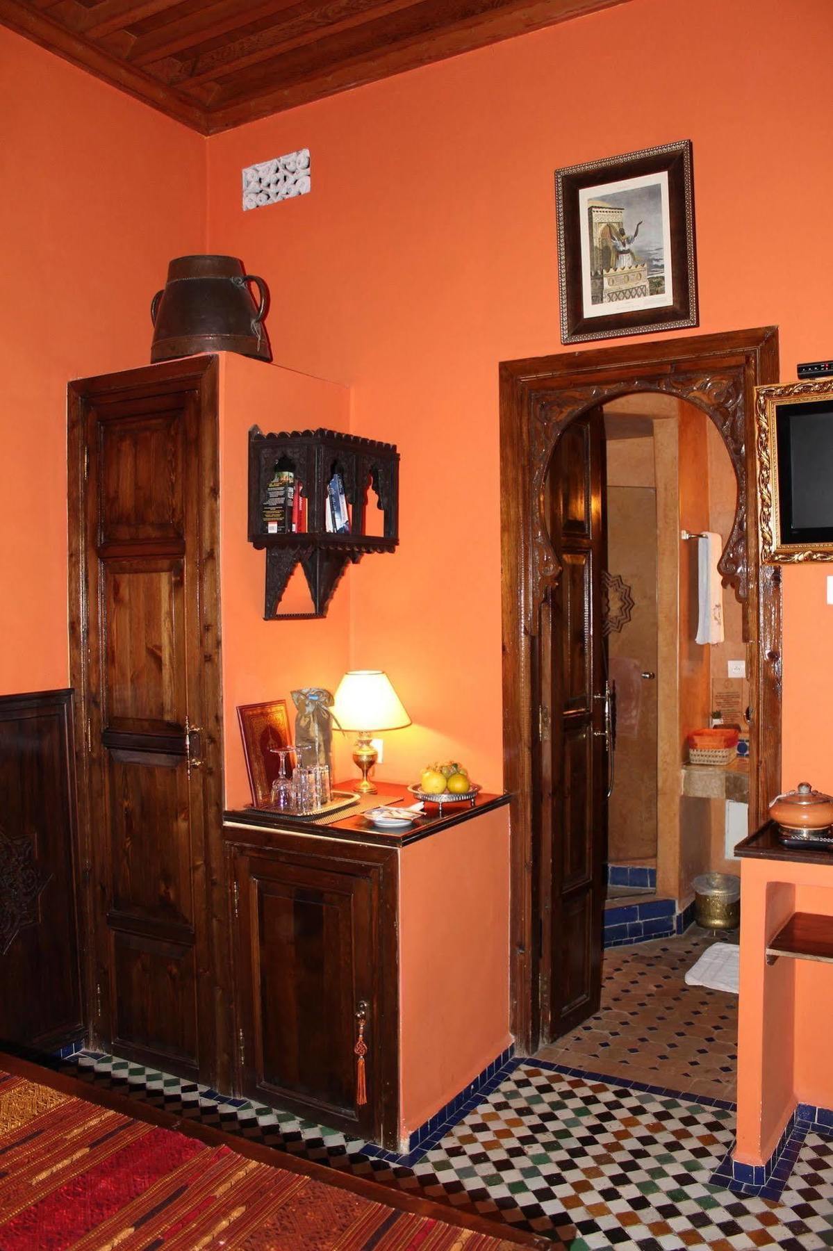 Riad Le Calife Fez Bagian luar foto